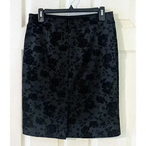 Ann Taylor Floral Velvet Pencil Skirt Black Career Office‎ Party Cocktail Size 6